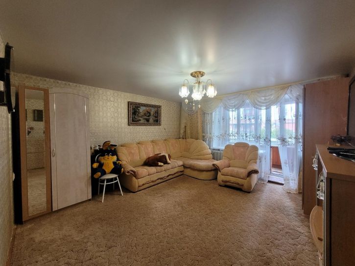 3-комн квартира улица Байкова, 11