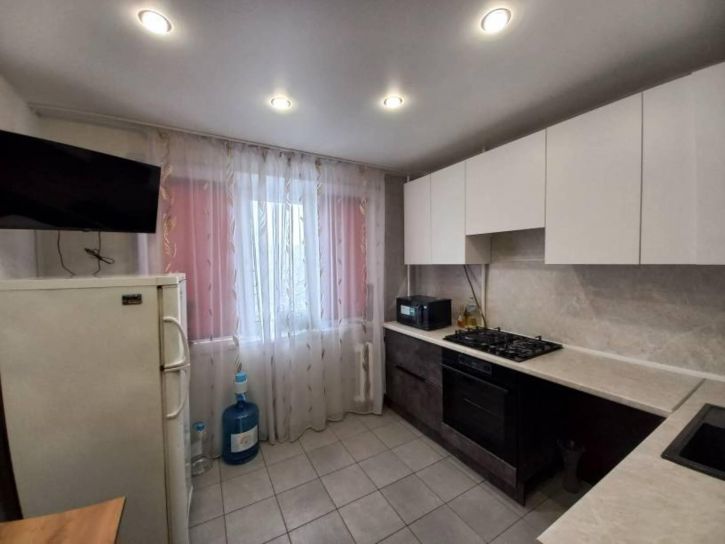 4-комн квартира улица Ижорского Батальона, 8