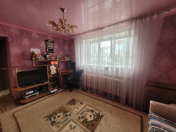 3-комн квартира улица Байкова, 11