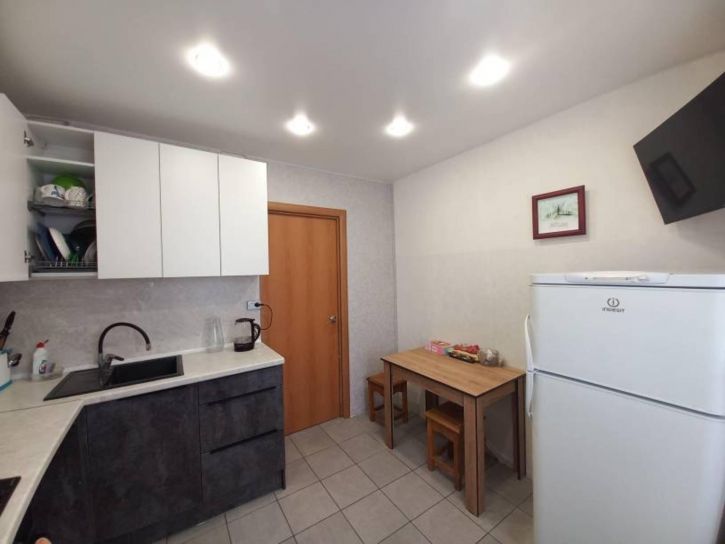 4-комн квартира улица Ижорского Батальона, 8