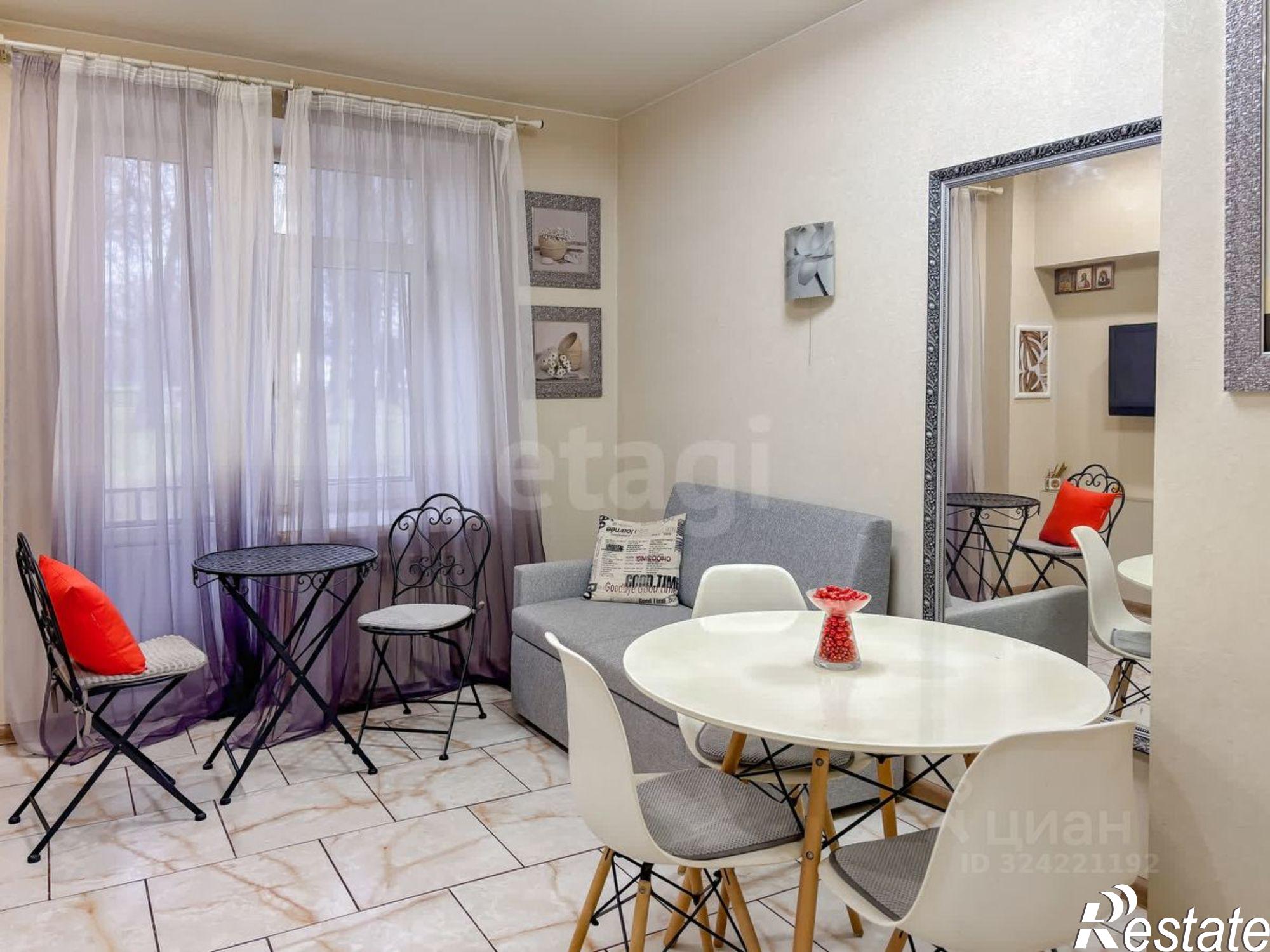 Сдать квартиру за 45 000 рублей на улица Леона Поземского, 10