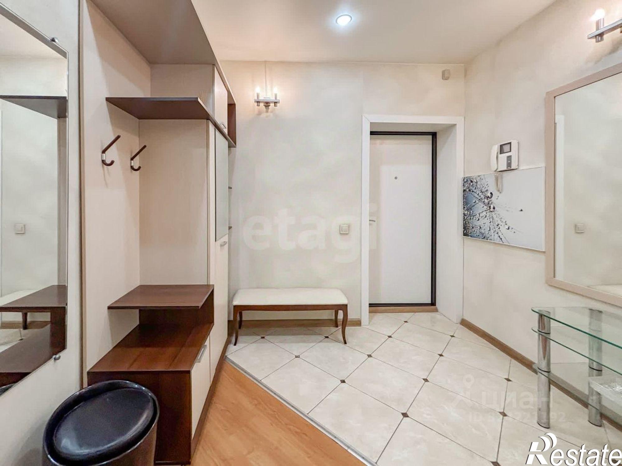 Сдать квартиру за 45 000 рублей на улица Леона Поземского, 10