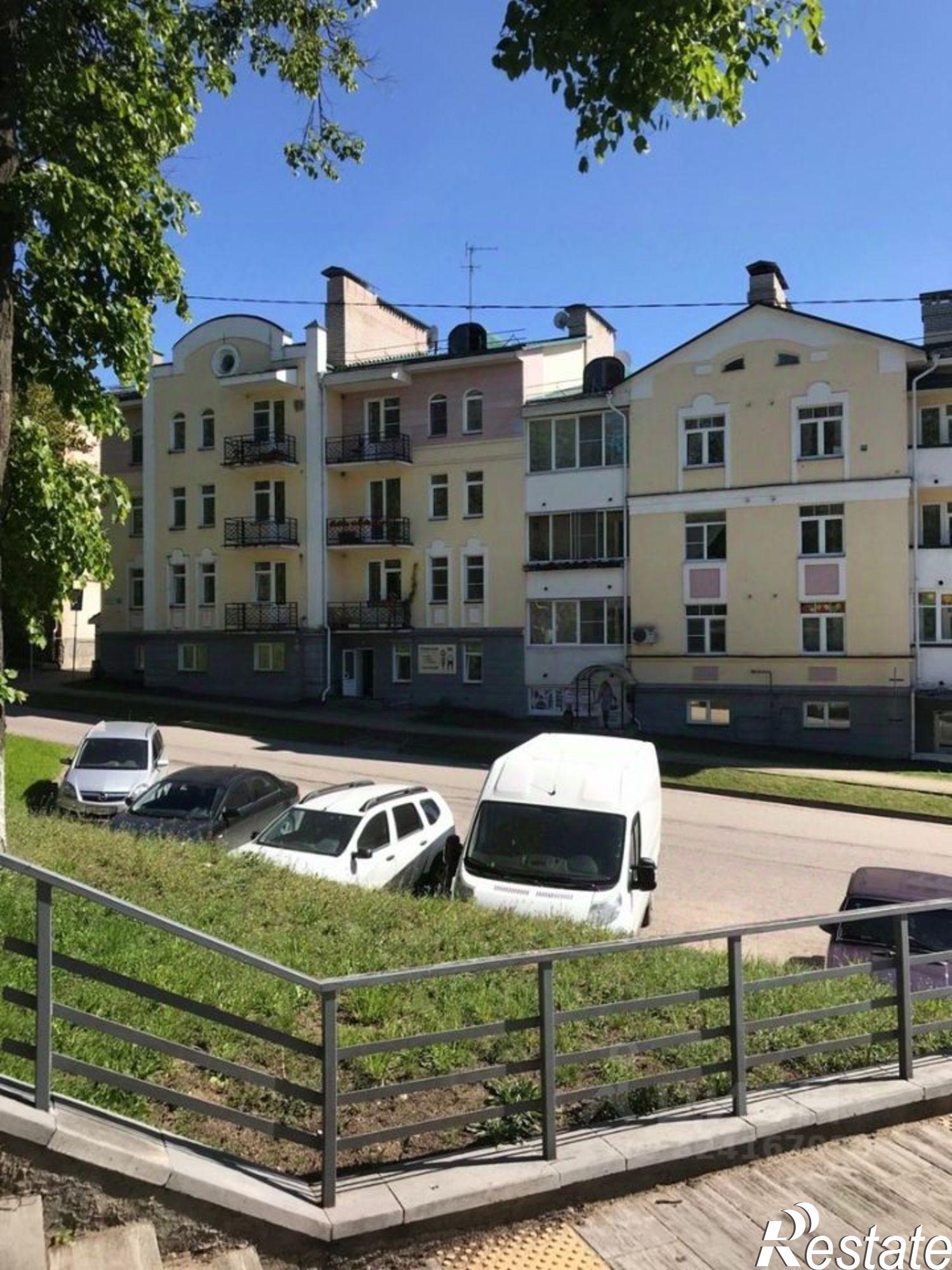 Сдать квартиру за 40 000 рублей на улица Леона Поземского, 10