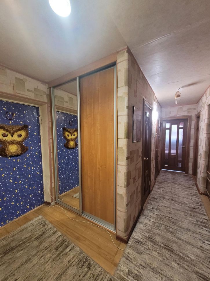 3-комн квартира улица Байкова, 11