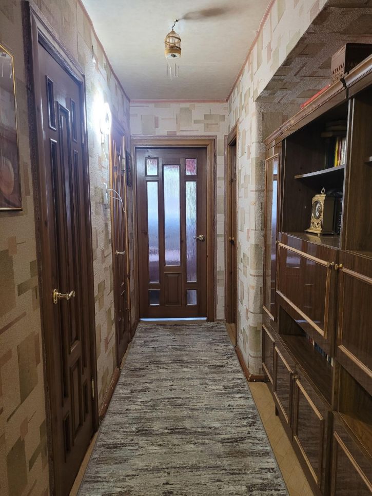 3-комн квартира улица Байкова, 11