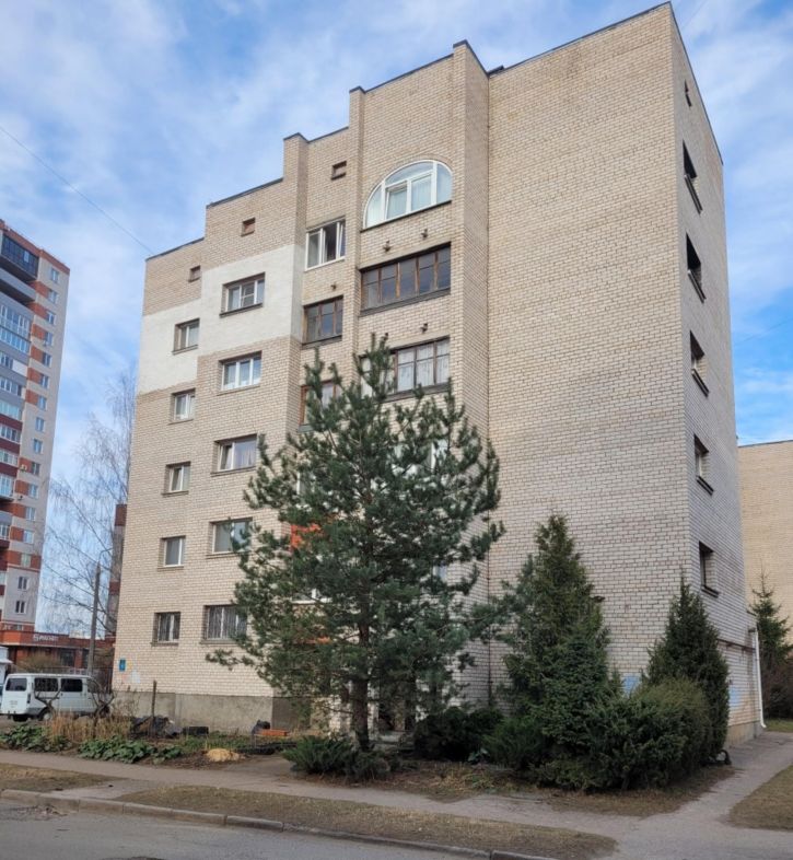 3-комн квартира улица Байкова, 11