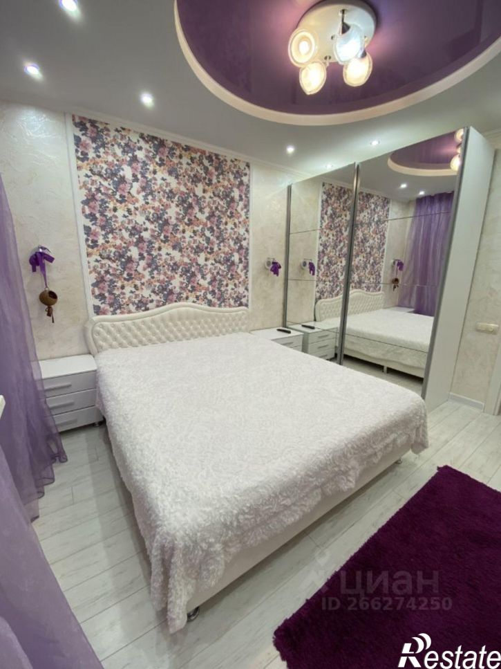 2-комн квартира пер Олега Зобова, 11,  д. 11