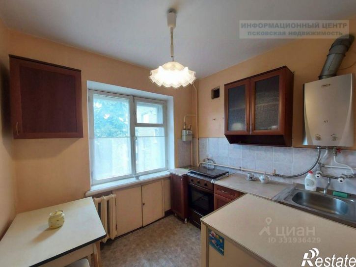 3-комн квартира ул Красных Просвещенцев, 4,  д. 4