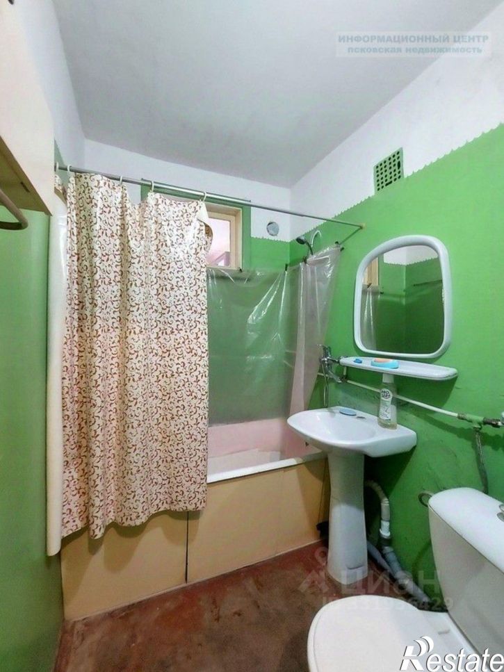 3-комн квартира ул Красных Просвещенцев, 4,  д. 4